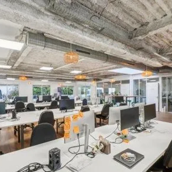 Bureau privé 220 m² 40 postes Location bureau Rue du Faubourg Saint-Denis Paris 75010 - photo 7