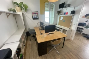 Open Space - 75009 - 1 poste - 240€