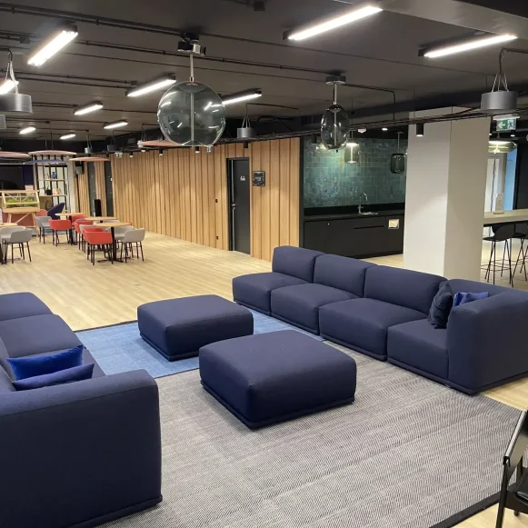 Espace indépendant 800 m² 80 postes Location bureau Avenue de l'Arche Courbevoie 92400 - photo 7