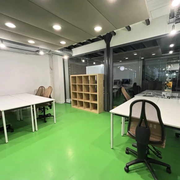 Bureau privé 25 m² 5 postes Location bureau Rue du Chemin Vert Paris 75011 - photo 1