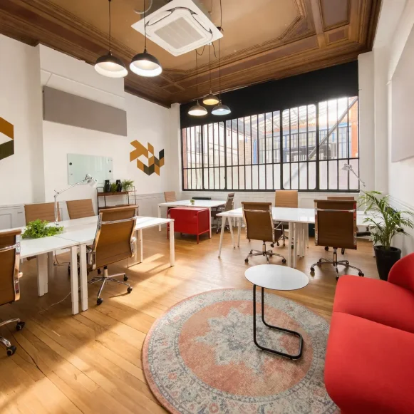 Bureau privé 50 m² 8 postes Coworking Rue Martel Paris 75010 - photo 1