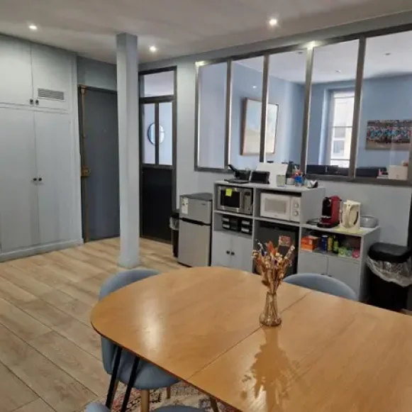 Bureau privé 11 m² 2 postes Location bureau Rue de Surène Paris 75008 - photo 3