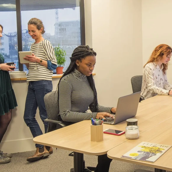 Bureau privé 19 m² 5 postes Location bureau Avenue de Colmar Rueil-Malmaison 92500 - photo 1