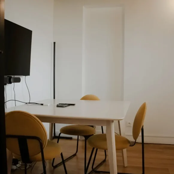 Espace indépendant 72 m² 12 postes Coworking Rue des Petites Écuries Paris 75010 - photo 9