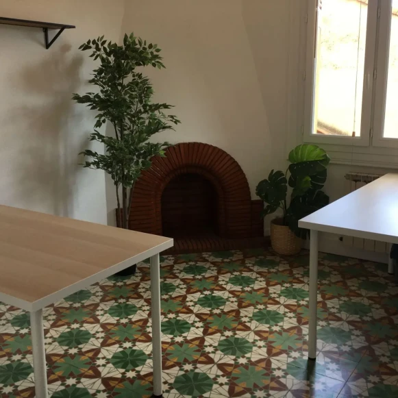 Bureau privé 15 m² 2 postes Location bureau Avenue de Saint-Maur Montpellier 34000 - photo 1