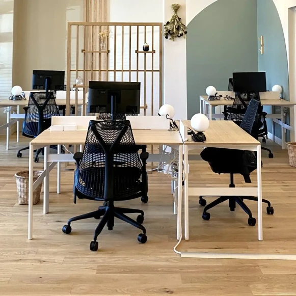 Bureau privé 11 m² 4 postes Location bureau Place de la Gare des Vallées La Garenne-Colombes 92250 - photo 1