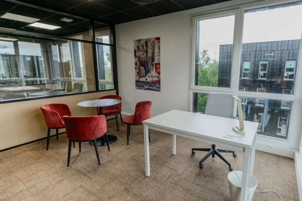 Bureau privé - 76650 - 6 postes - 1740€