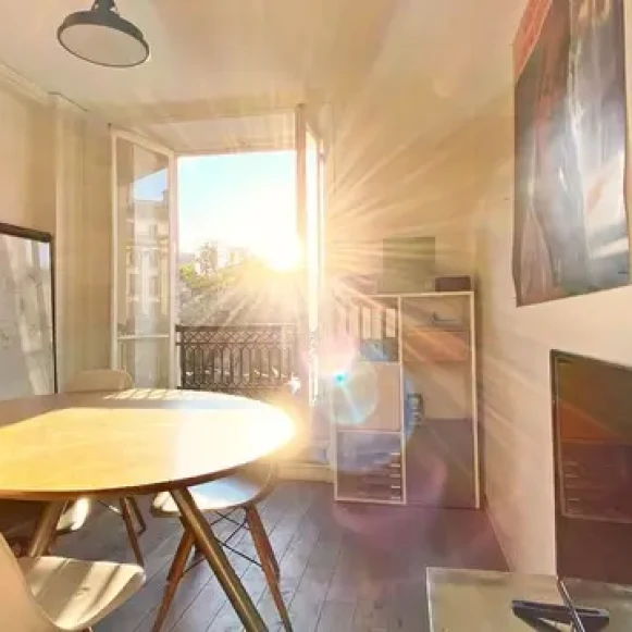 Bureau privé 21 m² 5 postes Location bureau Rue Saint-Martin Paris 75004 - photo 1