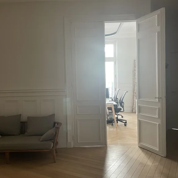 Bureau privé 33 m² 7 postes Location bureau Avenue Franklin Delano Roosevelt Paris 75008 - photo 4