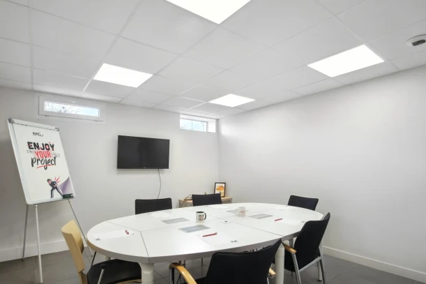 Espace indépendant - 77100 - 6 postes - 700€