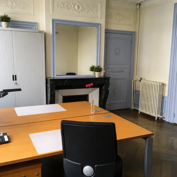 Bureau privé 20 m² 2 postes Location bureau Rue des Jacobins Amiens 80000 - photo 4