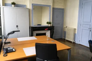 Bureau privé - 80000 - 2 postes - 853€