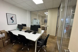 Bureau privé - 75004 - 4 postes - 1200€