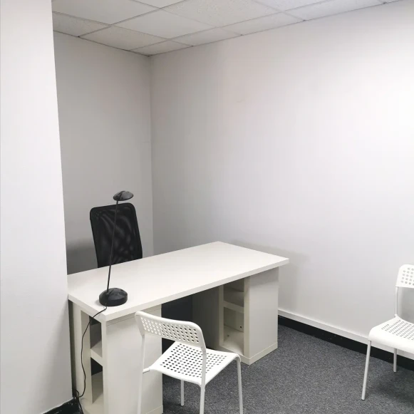 Bureau privé 10 m² 2 postes Location bureau Avenue Michelet Saint-Ouen-sur-Seine 93400 - photo 1