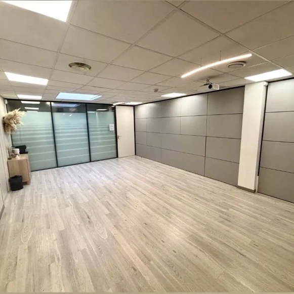 Bureau privé 5 m² 1 poste Coworking Rue Salvador Allende Bezons 95870 - photo 5