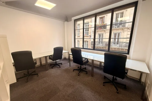 Bureau privé - 75002 - 5 postes - 2500€