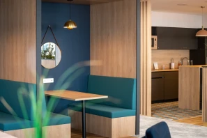 Bureau privé - 06200 - 2 postes - 889€