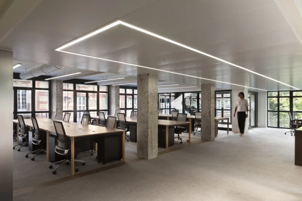 Bureau privé - 75018 - 72 postes - 54000€