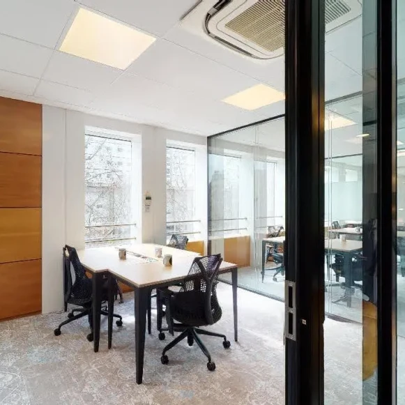 Bureau privé 8 m² 2 postes Coworking Avenue de la Grande Armée Paris 75017 - photo 1