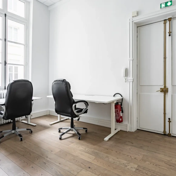 Espace indépendant 65 m² 14 postes Location bureau Rue Saint-Marc Paris 75002 - photo 8