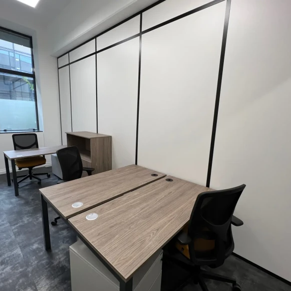 Bureau privé 12 m² 4 postes Coworking Rue Aristide Briand Vanves 92170 - photo 3