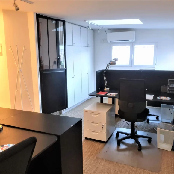 Bureau privé 25 m² 6 postes Coworking Avenue Victor Hugo Vanves 92170 - photo 1