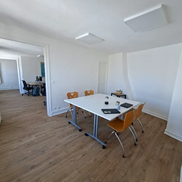 Bureau privé 65 m² 6 postes Location bureau Rue Saint Denis Paris 75002 - photo 4