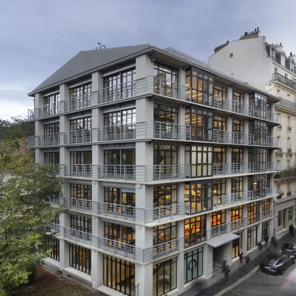 Bureau privé 57 m² 18 postes Coworking Rue Joseph de Maistre Paris 75018 - photo 3