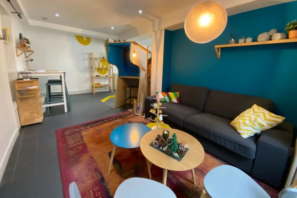 Open Space - 45000 - 10 postes - 180€