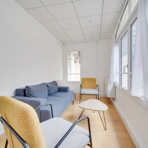 Espace indépendant 100 m² 14 postes Location bureau Rue Ballu Paris 75009 - photo 10