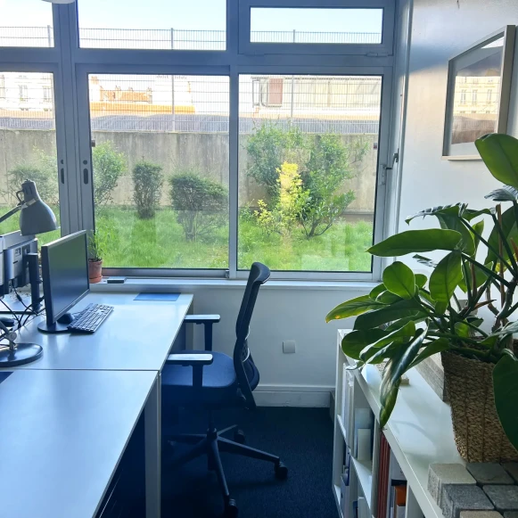 Bureau privé 14 m² 4 postes Location bureau Rue du Banquier Paris 75013 - photo 3