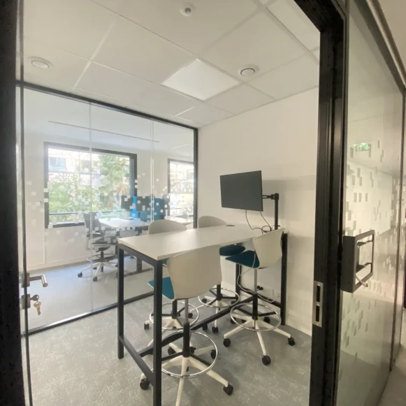 Open Space  30 postes Coworking Avenue de l'Arche Courbevoie 92400 - photo 6