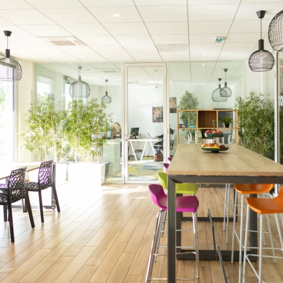 Bureau privé 14 m² 3 postes Location bureau Rue Voie Lactée Saint-Didier-au-Mont-d'Or 69370 - photo 1