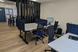 Open Space - 13770 - 6 postes - 220€