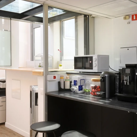 Bureau privé 83 m² 12 postes Coworking Boulevard Exelmans Paris 75016 - photo 7