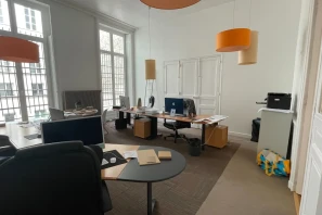 Bureau privé - 75002 - 4 postes - 1800€