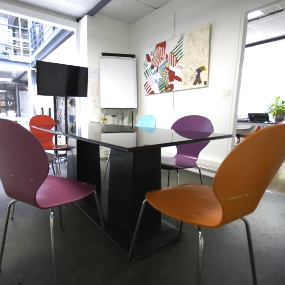 Bureau privé 17 m² 4 postes Location bureau Rue Dulong Paris 75017 - photo 2