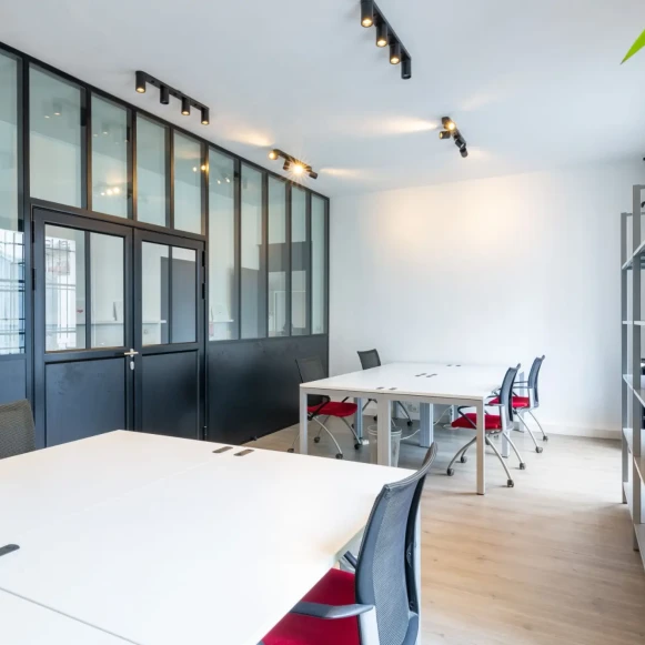 Bureau privé 35 m² 8 postes Location bureau Rue des Jeuneurs Paris 75002 - photo 11