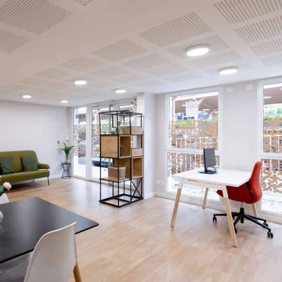 Open Space  6 postes Location bureau Rue du Bois Gentil Annecy 74600 - photo 1