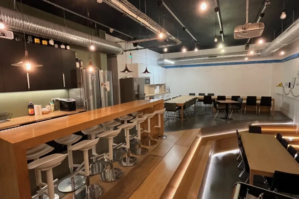 Espace indépendant - 92120 - 60 postes - 24000€