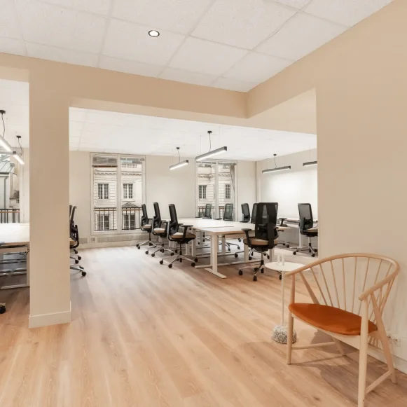 Espace indépendant 200 m² 31 postes Location bureau Rue de Montmorency Paris 75003 - photo 3