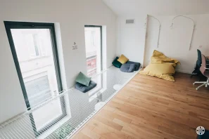 Open Space - 33000 - 16 postes - 250€