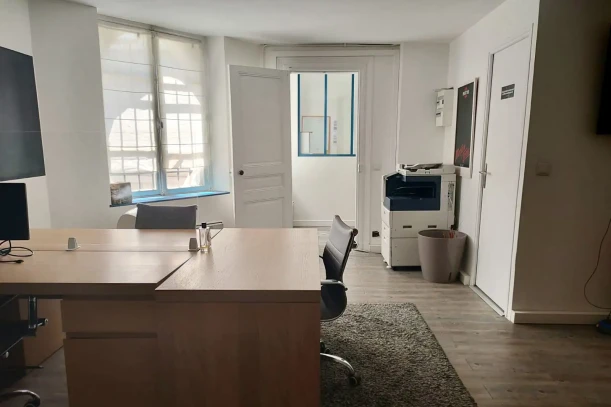 Bureau privé - 75009 - 6 postes - 1680€