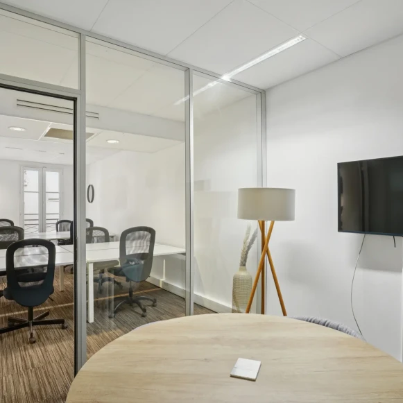 Espace indépendant 80 m² 16 postes Location bureau Rue Saint-Marc Paris 75002 - photo 7