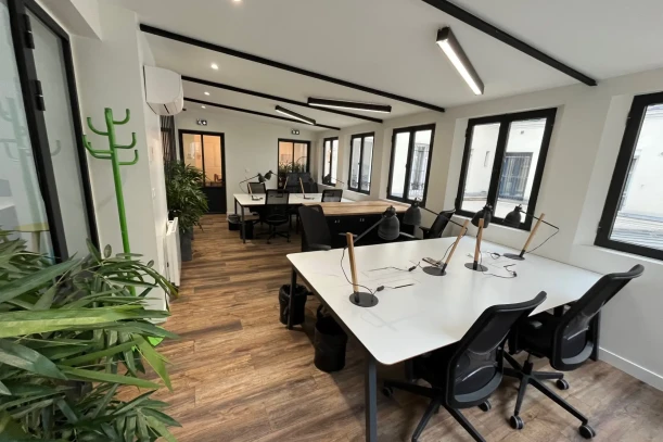 Bureau privé - 75017 - 8 postes - 3040€