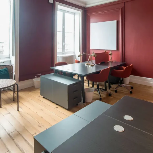 Bureau privé 15 m² 3 postes Coworking Avenue des Serres Lavérune 34880 - photo 2