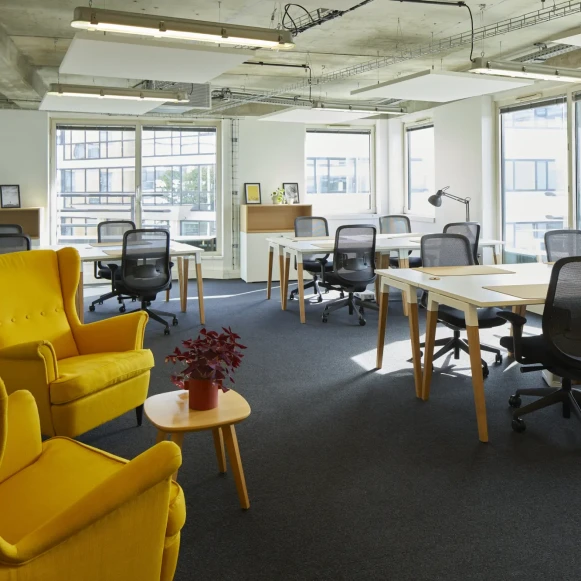 Bureau privé 21 m² 6 postes Coworking Rue Camille Desmoulins Issy-les-Moulineaux 92130 - photo 3