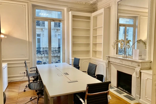Bureau privé - 75008 - 8 postes - 5090€