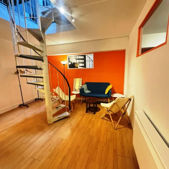 Bureau privé 38 m² 8 postes Location bureau Rue du Grand Prieuré Paris 75011 - photo 5