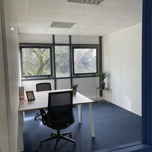 Bureau privé 14 m² 2 postes Coworking Avenue des Amethystes Nantes 44300 - photo 2